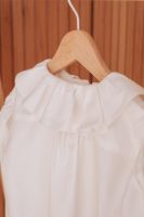 Camisa de criança em algodão de gola de folhos